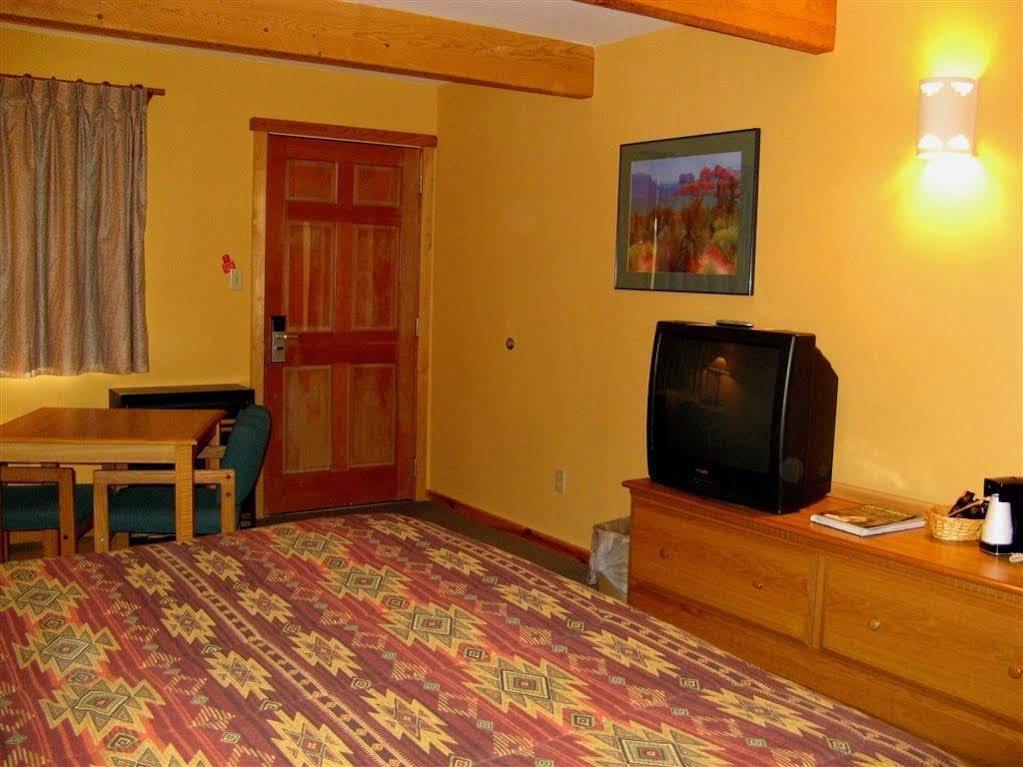 Indian Hills Inn, Taos Plaza Exterior photo
